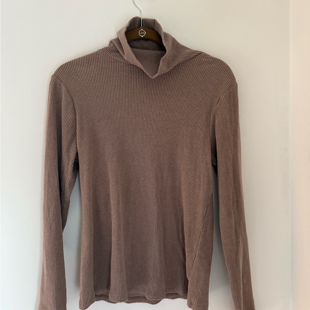 Old Navy Women’s Taupe Turtleneck Sweater
